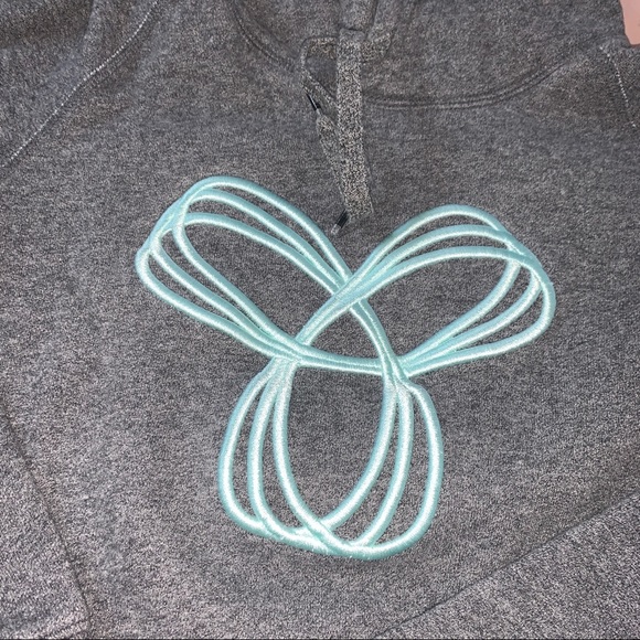 Aritzia TNA Baltic hoodie - Picture 2 of 4